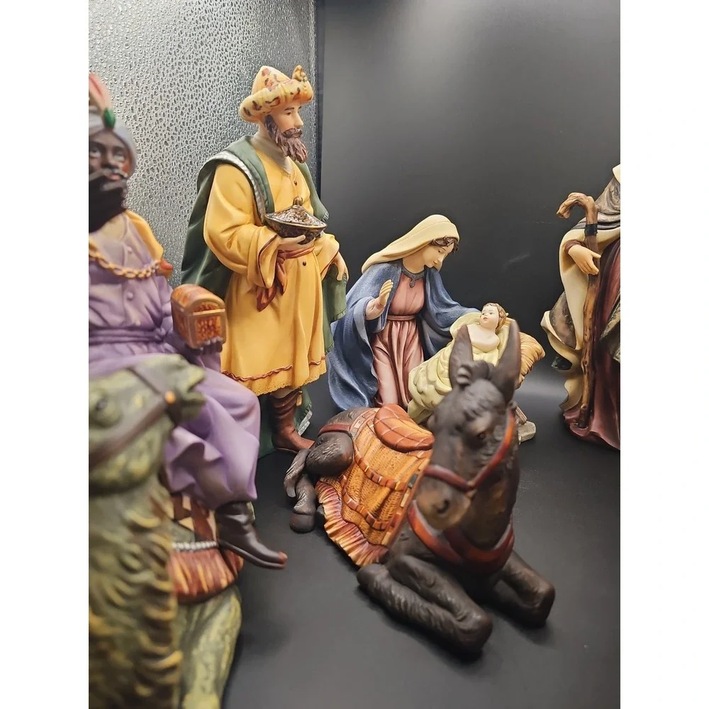 Grandeur Noel 2002 9 piece HAND PAINTED PORCELAIN NATIVITY Scene Collection